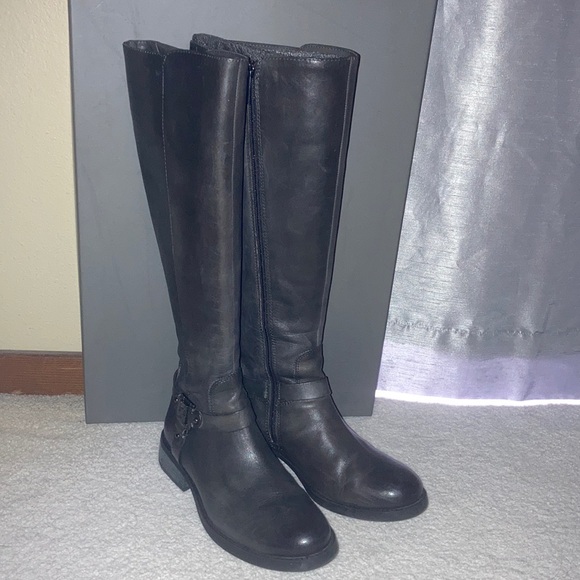 Vince Camuto riding boots- Farren 6M - Picture 2 of 6